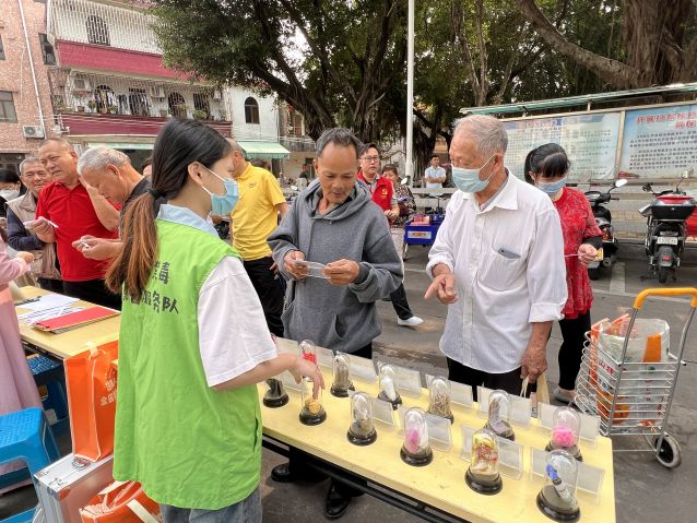 三鄉(xiāng)鎮(zhèn)開(kāi)展“暖心義診，禁毒先行”宣傳活動(dòng)圖片2.JPG